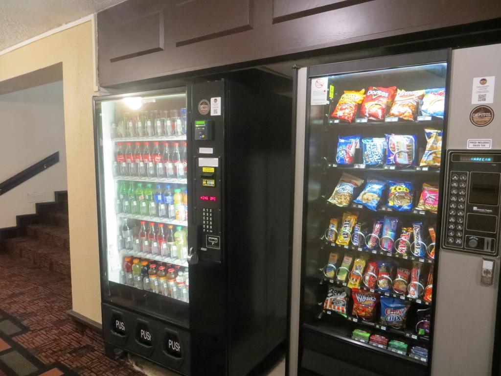 University Inn Austin North エクステリア 写真