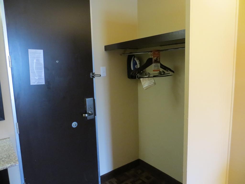 University Inn Austin North エクステリア 写真