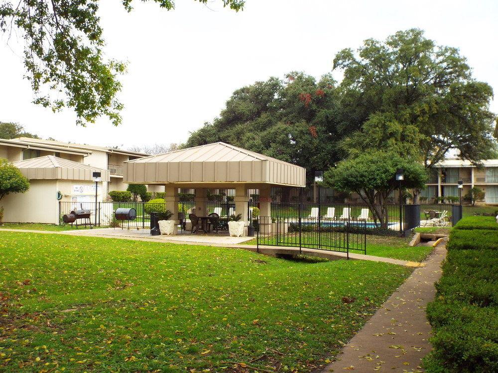 University Inn Austin North エクステリア 写真